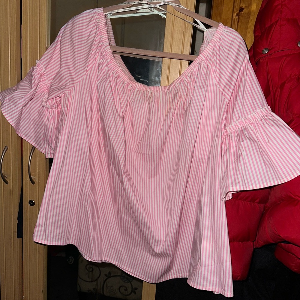 Forever 21 Plus Size Scrunch Shoulder Shirt